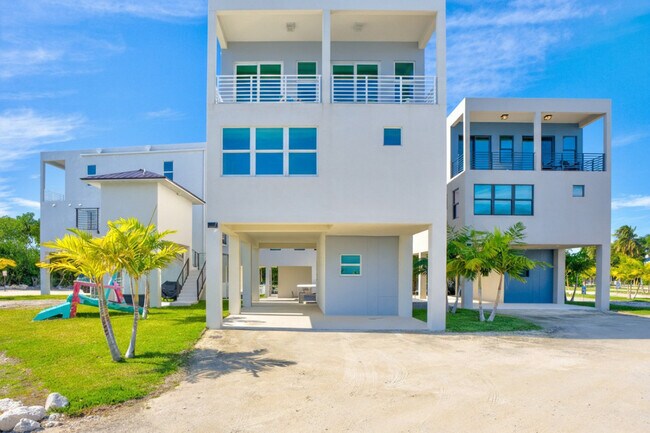 Building Photo - 99 Seaside Ave