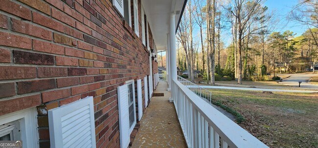 Building Photo - 2349 Valley Way
