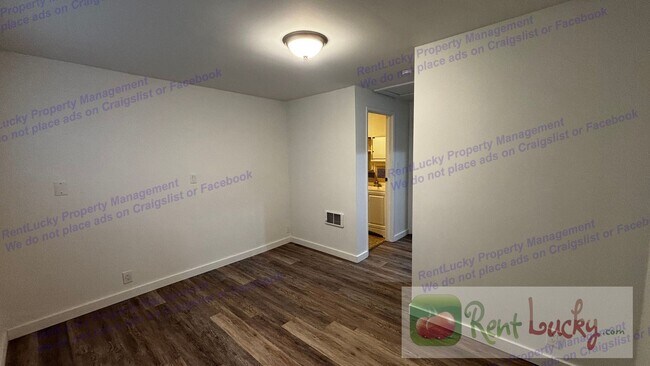 Building Photo - 1522 NE 97th St