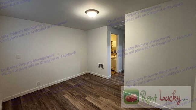 Building Photo - FREE JANUARY RENT | Amazing Finished Attic | Driveway Parking