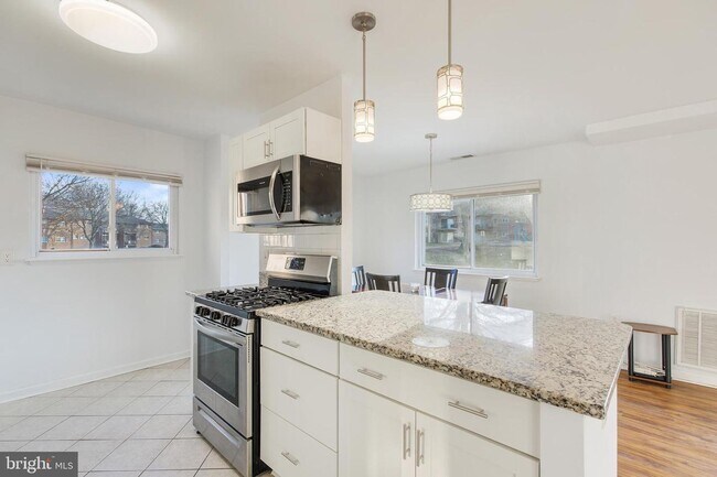 Building Photo - 350 Gatewater Ct