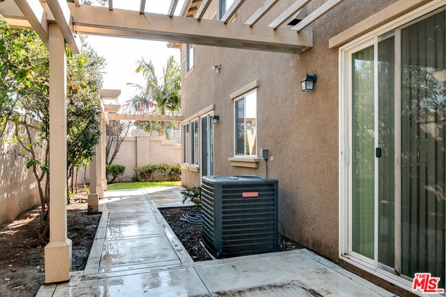 Building Photo - 801 Oceano Dr