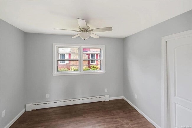 Primary Photo - 787 Smithtown Ave