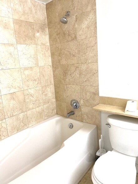 Building Photo - 170 SE 14th St