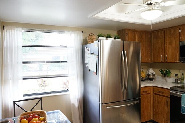 Building Photo - 2102 Hereford Dr