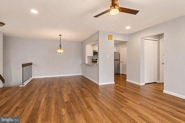 Building Photo - 3520B Neils Ct