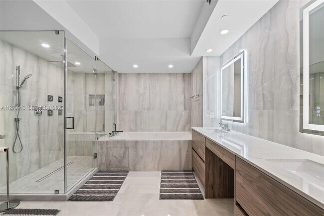 Building Photo - 1830 S Ocean Dr