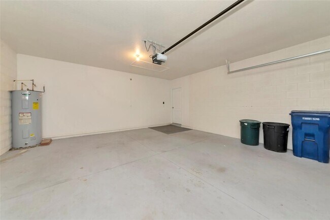 Building Photo - 15517 Rose Grove Dr