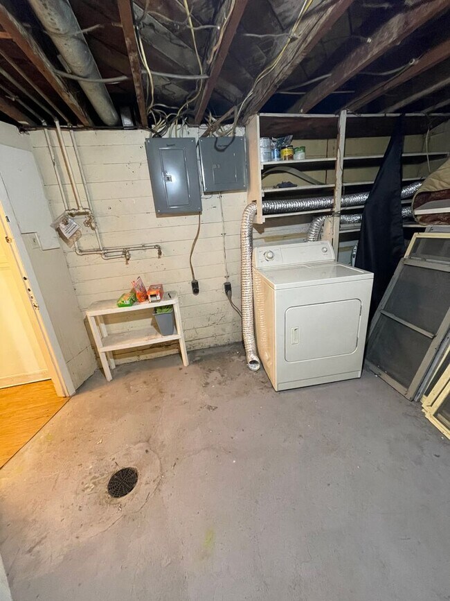 Building Photo - MM1938