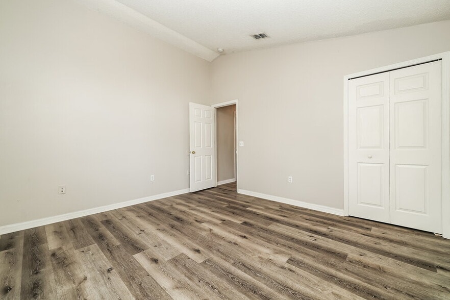 Building Photo - 6215 Cannoli Pl