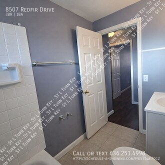 Building Photo - 8507 Redfir Dr