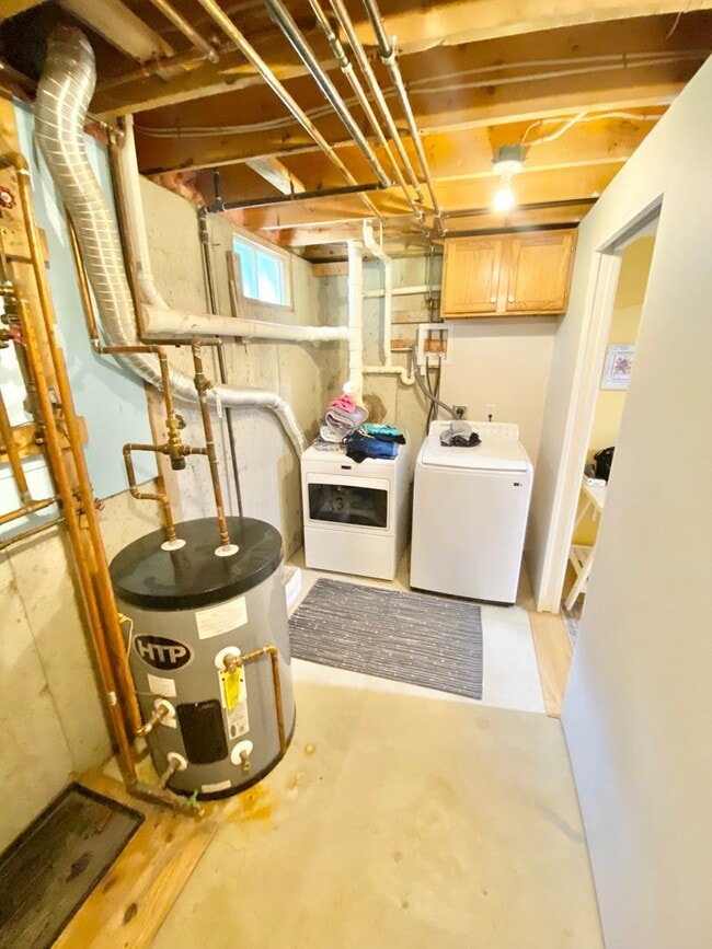 Building Photo - 3 Bedroom Home Colchester Available 8/15th!