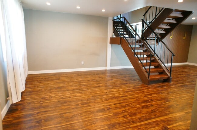 Building Photo - 4206 N Parkway Ave