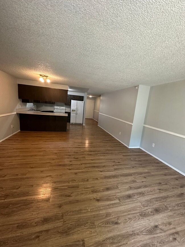 Building Photo - Ready first of June / 3 bedroom 2 bathroom...