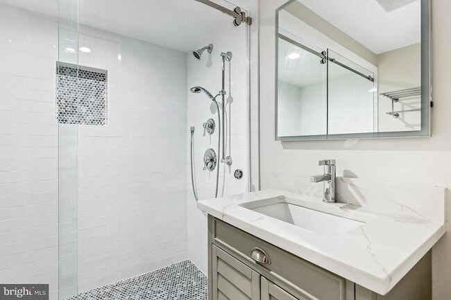 Building Photo - 3525 16th St NW