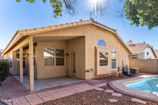 Building Photo - 1180 W Jeanine Dr