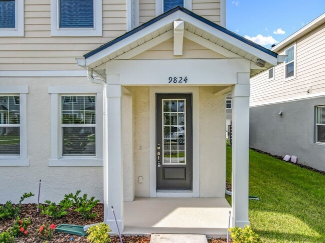 Building Photo - 9824 Walkway Dr