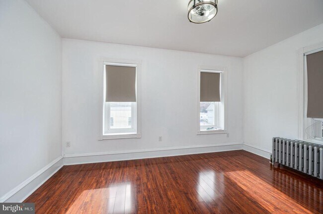 Building Photo - 121 W Arch St