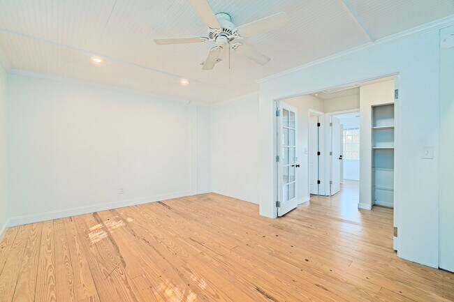 Building Photo - Life at the Heart of Lowcountry Living in Mt. Pleasant!