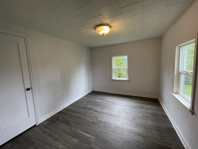 Building Photo - 1910 20th St NE