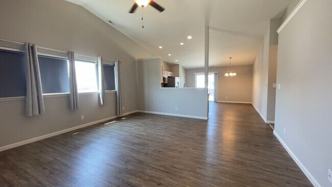 Building Photo - Hawthorne Lake…3 Bedroom 2 Bath