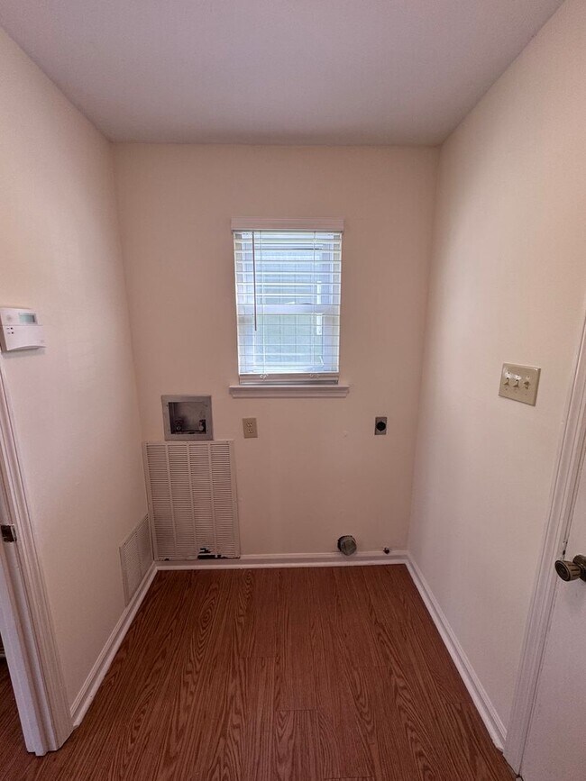 Building Photo - 1115 Briar Creek Rd