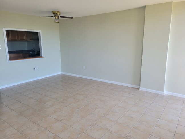 The main room looking toward the kitchen. - 4600 S Four Mile Run Dr