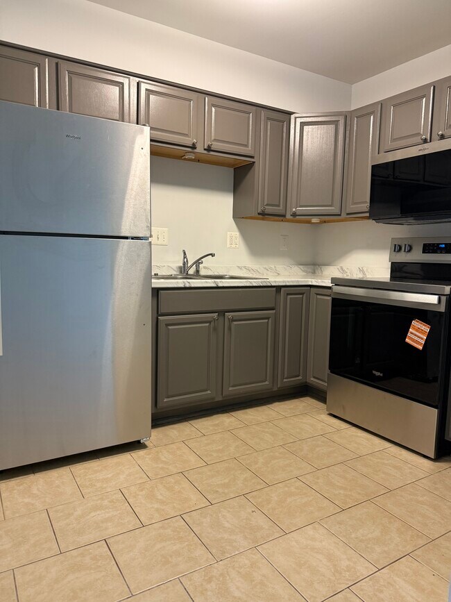 Kitchen - 4 Doncaster Ct