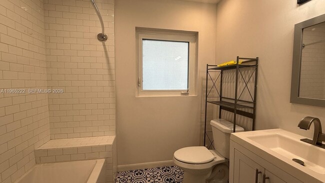 Building Photo - 4765 N Miami Ave