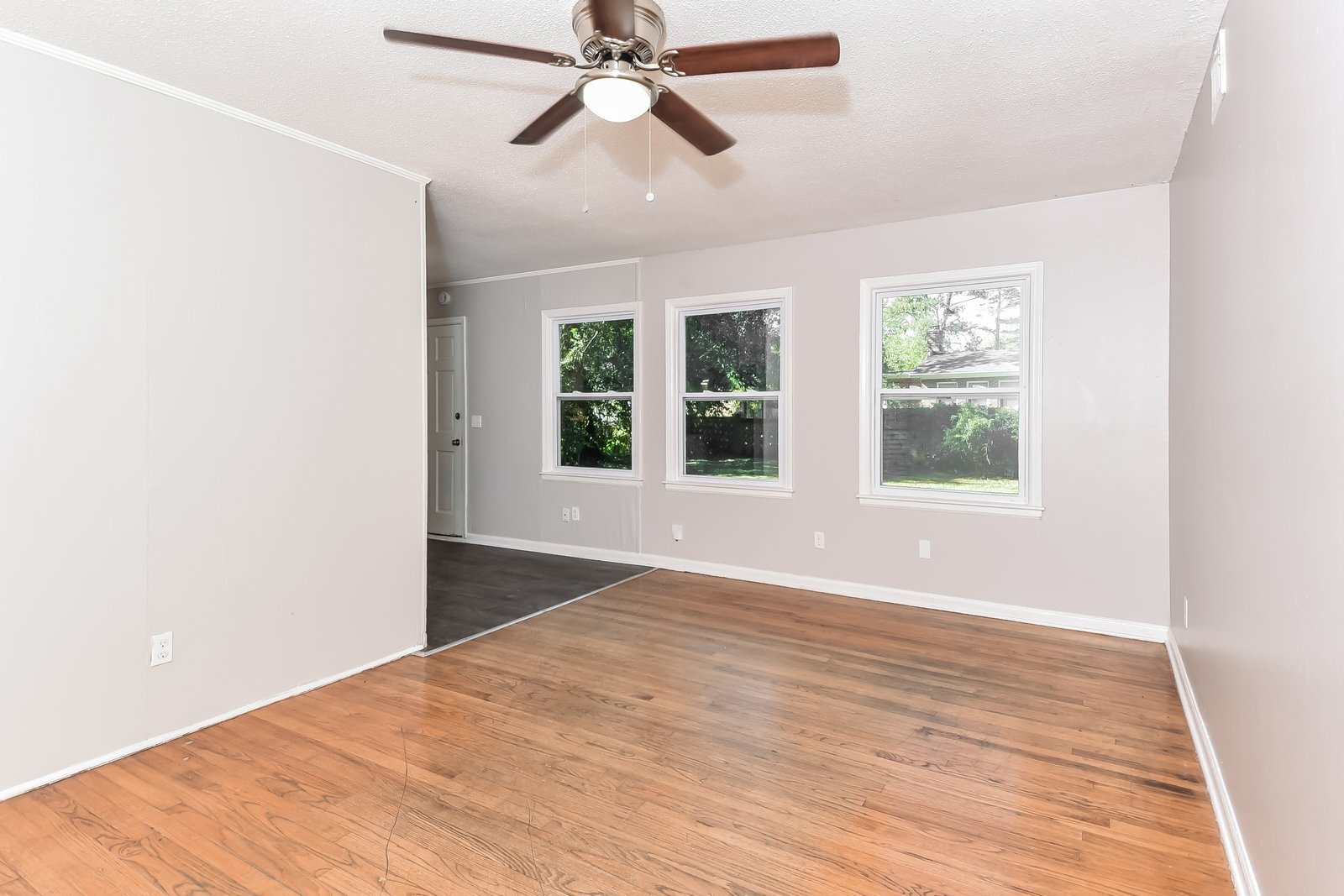 Building Photo - 5023 Barrington Dr