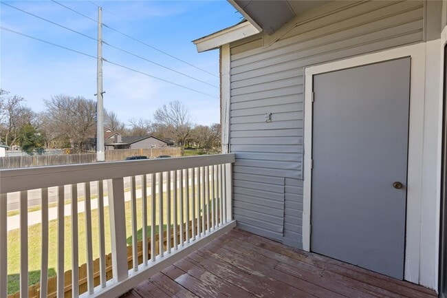 Building Photo - 2507 W Slaughter Ln