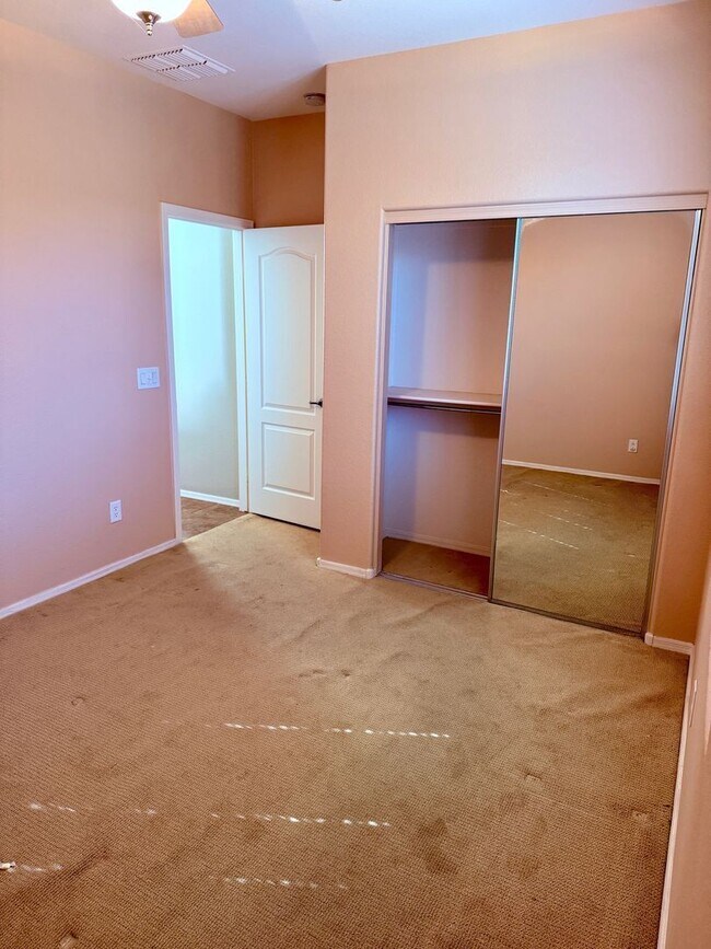 Building Photo - 18252 W Buena Vista Dr