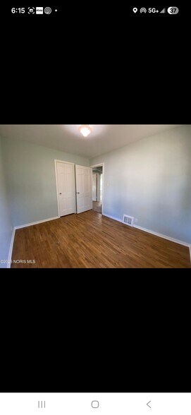 Building Photo - 3331 Van Fleet Pky