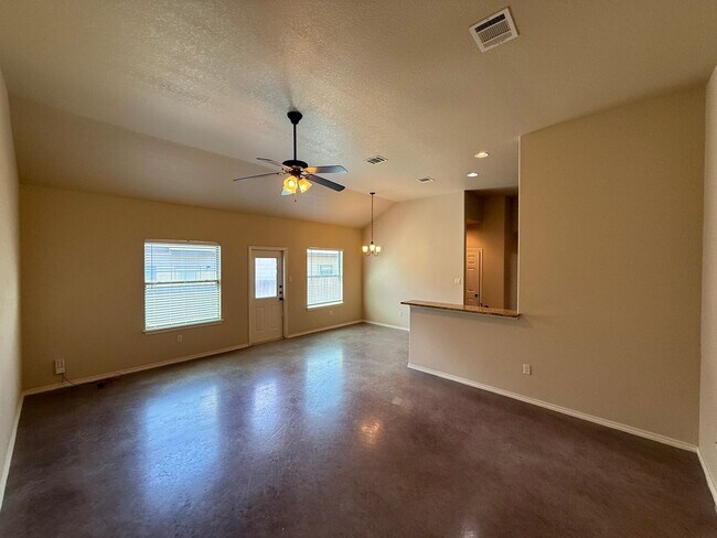 Building Photo - 2530-2532-2532 Pahmeyer Rd