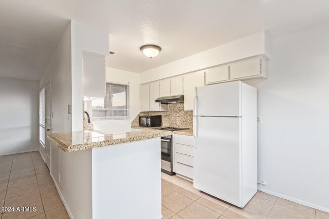 Building Photo - 511 W Blackhawk Dr