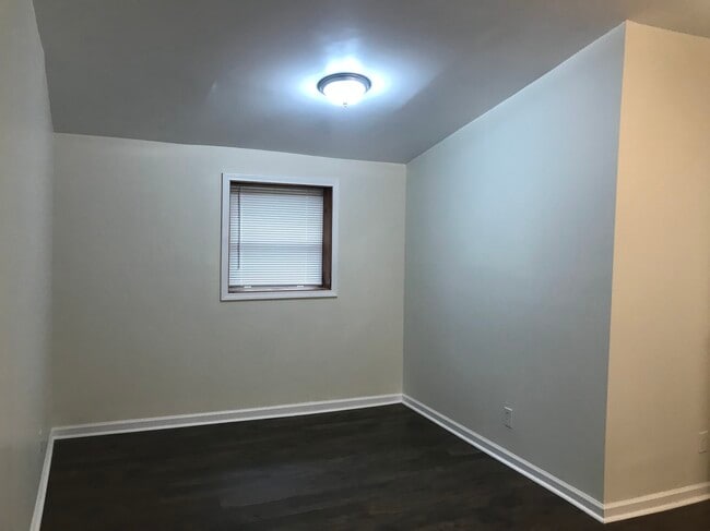 Building Photo - 4012 Meadow Rd