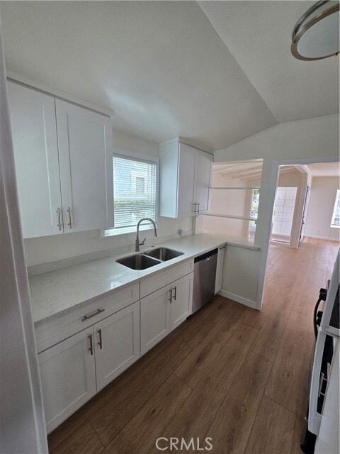 Building Photo - 122 Apolena Ave