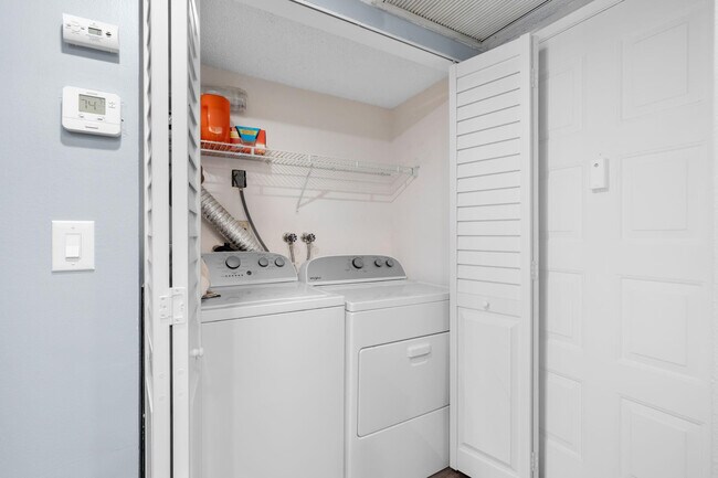 Building Photo - 8800 Royal Palm Blvd