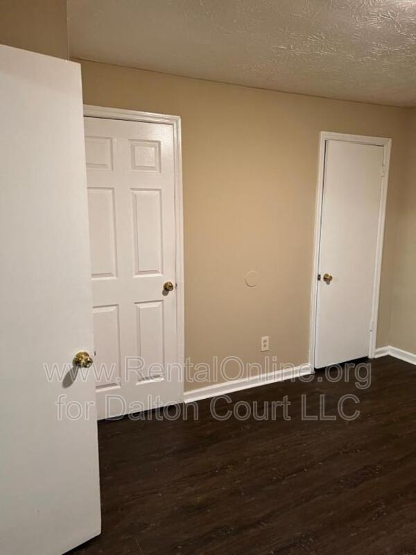 Building Photo - 1972 Cambridge Dr