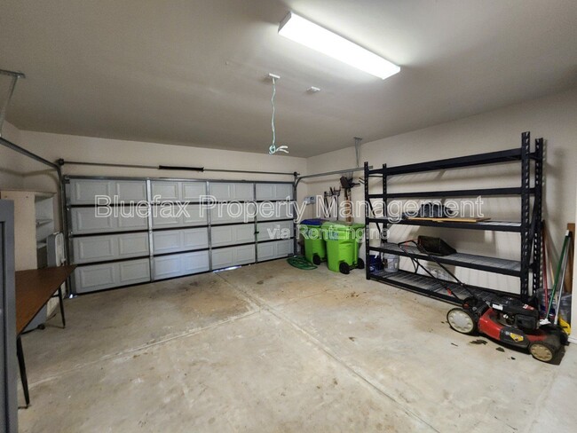 Building Photo - 11423 Sea Gull Ct