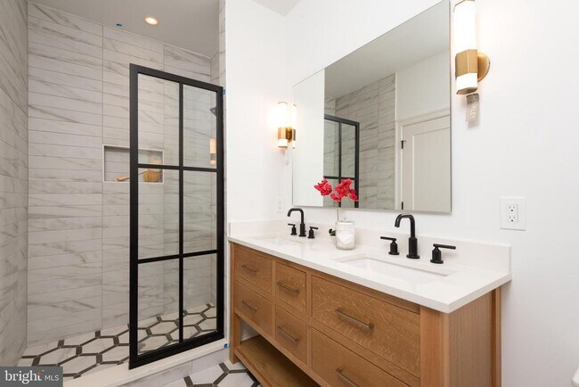 Building Photo - For Lease: A Luxury Penthouse Condominium ...