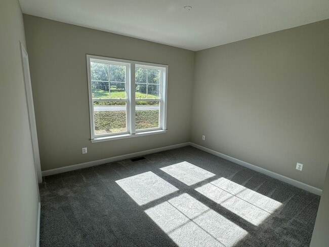 Building Photo - Townhouse for Rent in Preston Lake