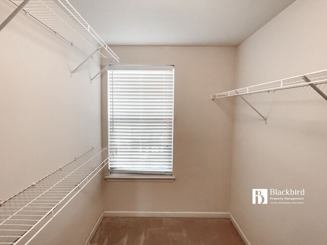 Building Photo - 3815 Hansberry Ct NE