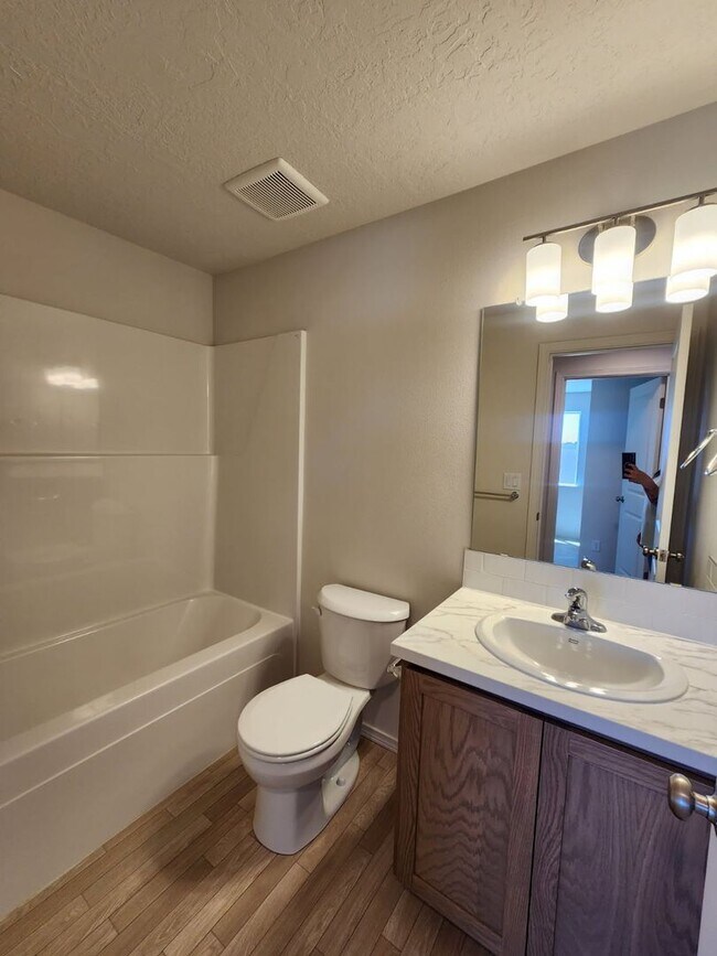 Building Photo - New Construction 3 Bedroom Townhome-Style Duplex – Modern Living in Madras