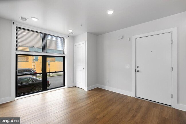 Building Photo - 1100 Bladensburg Rd NE