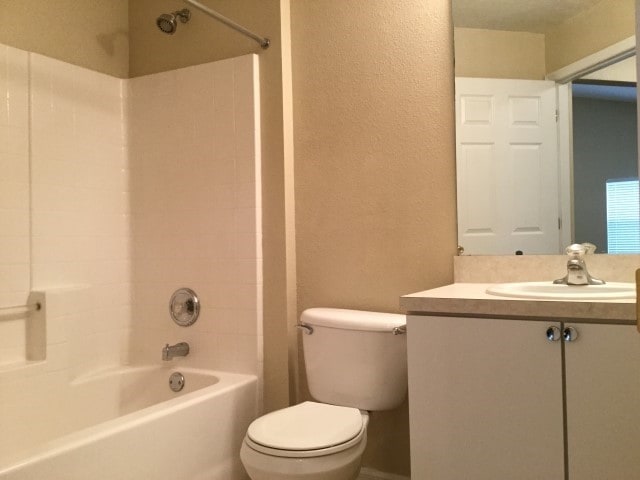 Building Photo - 1072 Bluegrass Dr