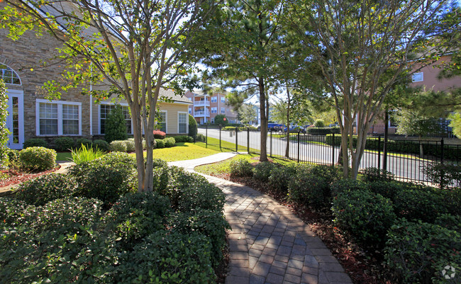 Building Photo - Barrington Park Condominiums