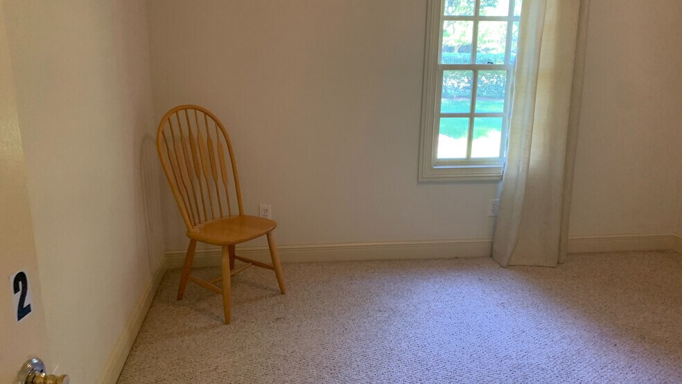 Building Photo - Room in Townhome on Presidents Dr
