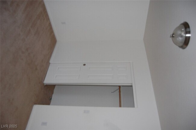 Building Photo - 1601 Zelzah Ave