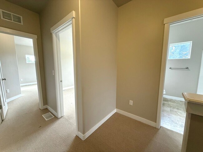 Building Photo - AVAILABLE JULY 1ST | 3 BED | 2.5 BATH | $2,295/MO
